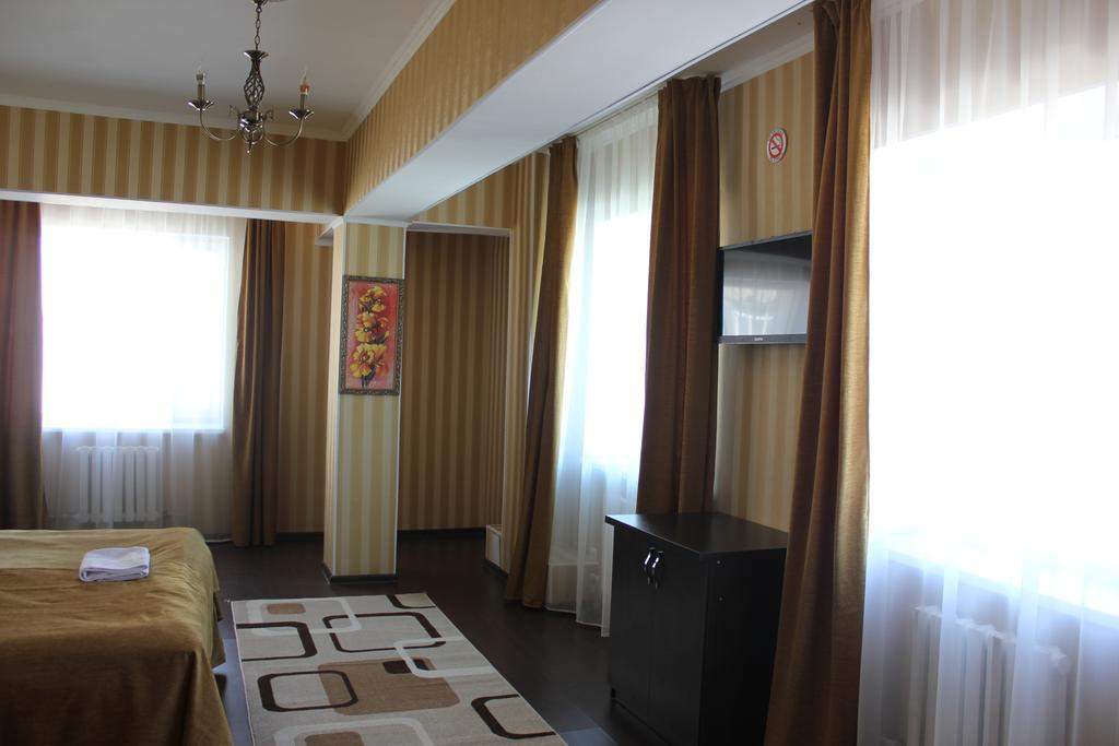 Home Hotel Astana Номер фото